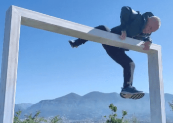 Kur t’i trokasë drejtësia në derë, do thotë: “Ja, s’jam mirë nga trutë!”