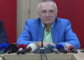 Ilir Meta jep një një porosi: Mos pini mall, bëni sport!