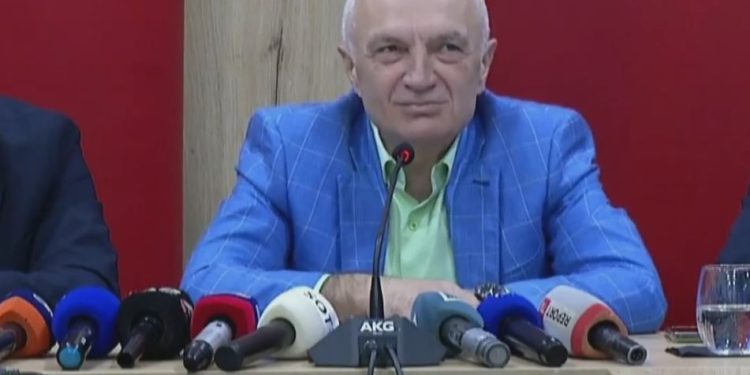 Ilir Meta jep një një porosi: Mos pini mall, bëni sport!