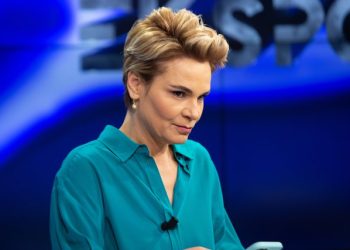 Kryemadhi sulmon njerëzit e Metës: Nuk mbahet partia me rrogëtarët e Presidencës