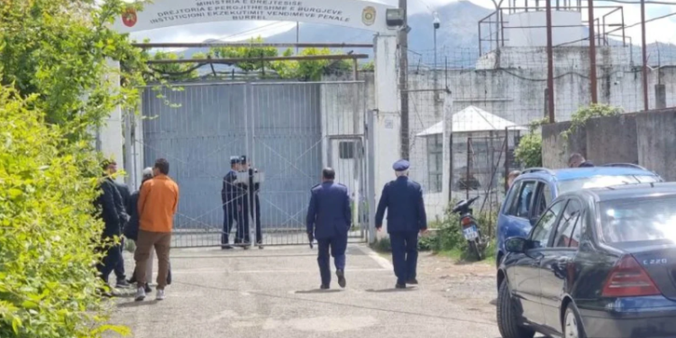 Amnistia/ Sapo doli nga burgu bën vjedhjen e radhës