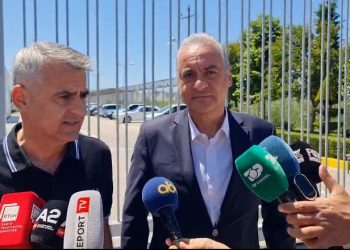 Vijon “pelegrinazhi” te qelia e Belerit, Mitsotakis çon deputetin e tij në burgun e Fierit