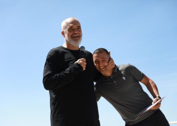 Rama “zyrtarizon” kandidatin për Himarën: Nëse doni prona shkoni tek Vangjel Tavo, nëse doni sherr keni Vangjel Dulen