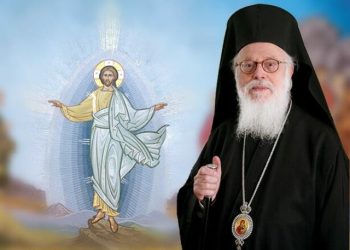 Kryepeshkopi Janullatos për Pashkë: Mesazhi i Krishtit kumbon në mes të melankolisë së luftës në Gaza, Ukrainë dhe vende të tjera