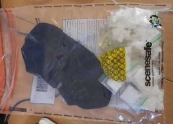 Fshehu drogë në çorape, shqiptari në Angli dënohet me tre vite burg (Emri)