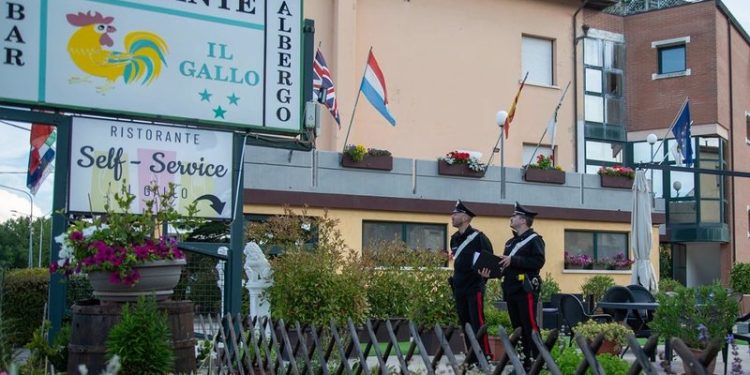 E rëndë në Itali/ Shqiptari godet 8 herë me thikë ish-pronaren e hotelit ku punonte