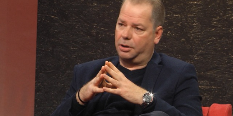 Zyrtari i PD-së së Bashës: Kujt i krekosesh ti në mes të Athinës? Greqia priti shqiptarët e pangrënë dhe të paveshur