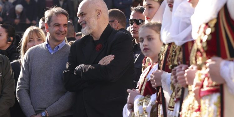 Mitsotakis: Nuk mund ta ndalonim takimin e Ramës në Athinë