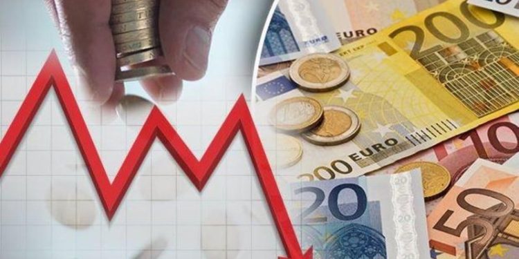 Rënia dramatike e Euros, këmbëhet me 100 lekë. Goditja më e madhe që nga korriku i vitit të kaluar