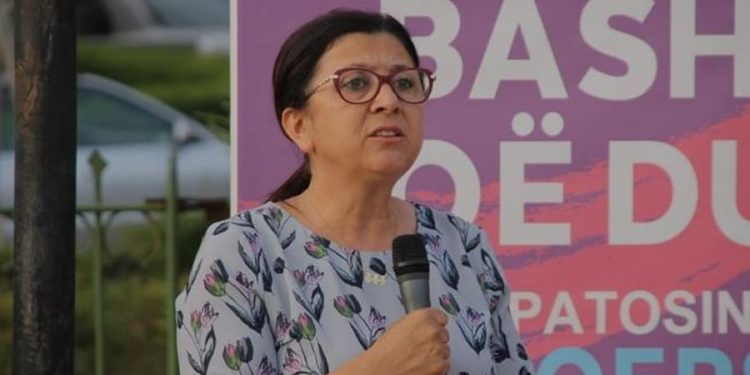 Dosja e SPAK/ Gafa e trashë e ish-kryebashkiakes së Patosit: Shpalli fituesin në televizion, pa mbyllur tenderin