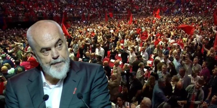 Rama kujton sakrificat e emigrantëve: Ndërruat emrat për të marrë dokumente. Fëmijët tuaj kishin një faj, vinin nga foleja e shqiponjës dykrenare