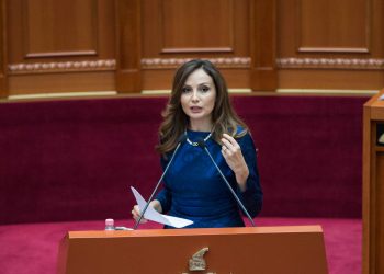 Shpopullimi, Jorida Tabaku: Çdo vit një qytet si Gjirokastra i ikën Shqipërisë