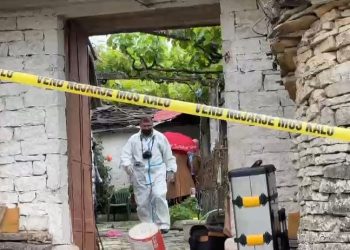 Krimi makabër në Dropull, kush janë dy të shoqëruarit nga policia