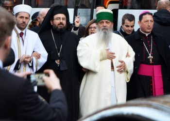 Qeveria ndan paratë për komunitetet fetare, myslimanët marrin shumicën