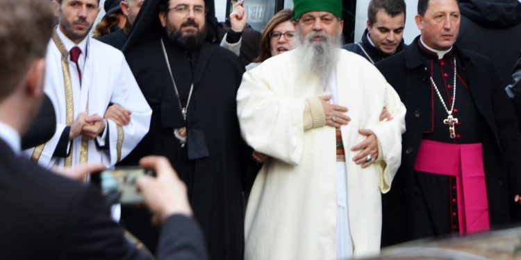 Qeveria ndan paratë për komunitetet fetare, myslimanët marrin shumicën