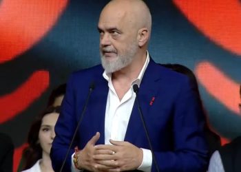 Rama “shuplakë” Athinës në Milano: Shqiptarët në Itali nuk u detyruan të ndryshojnë emrin si në Greqi. Njollë turpi në historinë e Europës!