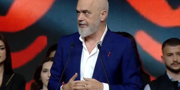 Rama “shuplakë” Athinës në Milano: Shqiptarët në Itali nuk u detyruan të ndryshojnë emrin si në Greqi. Njollë turpi në historinë e Europës!