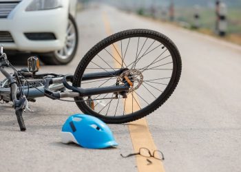 Aksidentohet rëndë çiklisti në rrugën Kuç-Qeparo, transportohet me helikopter në Tiranë