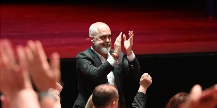 Një ditë që do të mbahet mend gjatë, fjalimi historik i Edi Ramës në Athinë (E plotë)