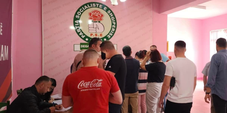 Emrat/ Kush janë 18 delegatët e rinj të Gjirokastrës për kongresin e PS