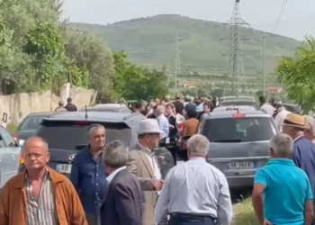 E vrau burri në Athinë, përcillet në banesën e fundit në Vlorë, Enkelejda Limaj