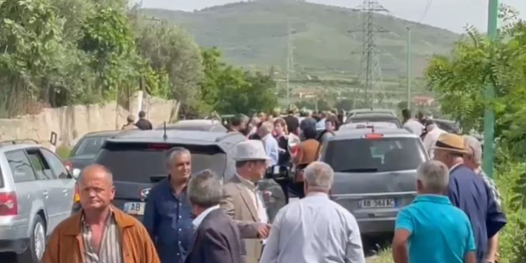 E vrau burri në Athinë, përcillet në banesën e fundit në Vlorë, Enkelejda Limaj