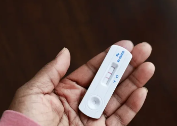 A duhet të shqetësohemi për variantin e ri të Covid?