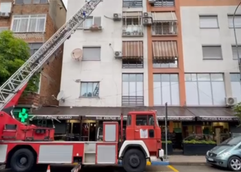 Moti i keq, rrëzohet fasada e pallatit në Tiranë (VIDEO)