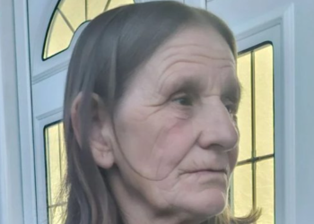 “Kam 29 vite që i shtroj pjatën në tavolinë”, rrëfimi prekës i një nëne që kërkon djalin e saj të humbur