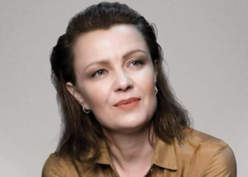 Me origjinë nga Gjirokastra, kush është kandidatja për eurodeputete në Greqi (FOTO)