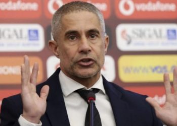 Sylvinho merr pasaportë shqiptare, bëhet qytetar i Lushnjes