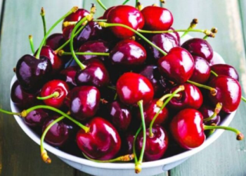 Pse duhet të konsumoni qershi para gjumit?