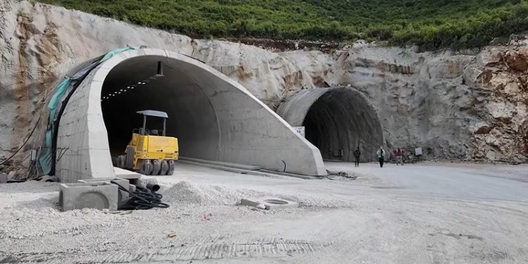 Hapet më 1 korrik tuneli i Llogarasë, Rama: Në jug sa hap e mbyll sytë (VIDEO)