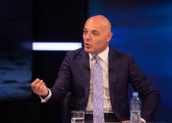 “Nuk bën vaki”, Fevziu skandalizohet me çmimet në Shqipëri: Pagova 68 mijë lekë një pjatë peshk