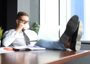 Priten ndryshime në Shqipëri/ Punonjësit e shtetit do ta zgjedhin vetë orarin e punës