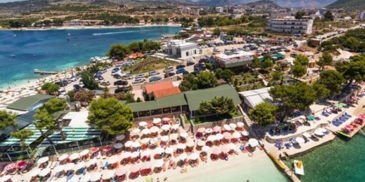 Bizneset në turizëm s’kanë njerëz. Të gjithë po kërkojnë krah pune