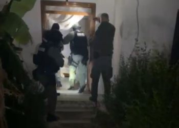 “Dorëzohu ose do ndërhyjmë” – ultimatumi i fundit i RENEA-s që çoi në komisariat vrasësin e policit (Detajet)