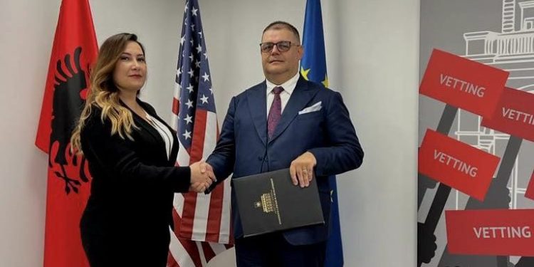 “Cënon sigurinë kombëtare”, trupa e vetingut mban sekret sponsorin te Marina Bay