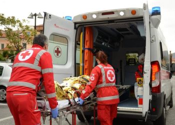 E rëndë në Itali/ Shqiptari godet gruan me çekiç dhe i këput veshin me dhëmbë