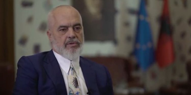 Rama- gazetarit italian: Hodhët baltë mbi popullin tonë, manipuluat si Enver Hoxha