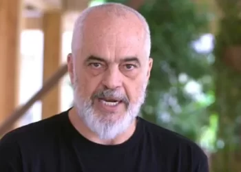Rama thirrje shqiptarëve: Opozitën braktiseni në vetminë e ujërave të zeza. Mos i falni më!