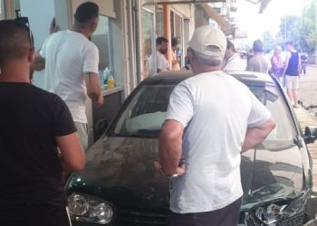Aksident në Greqi/ Vetura përplas motorin që drejtohej nga një shqiptar, 3 të plagosur