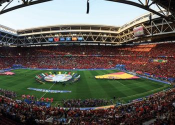 90 mijë tifozë shqiptarë shpenzuan të paktën 2.7 milionë euro