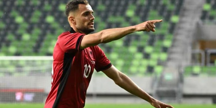 Gazeta spanjolle analizon Shqipërinë: Bajrami është lider, por një nga lojtarët bënte pasime shqetësuese