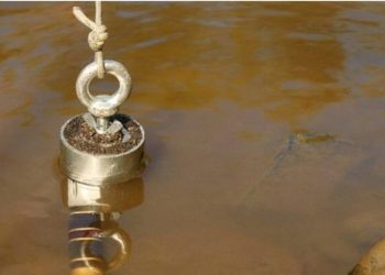 Çifti me fat, gjen 100 mijë dollarë duke “peshkuar” me magnet