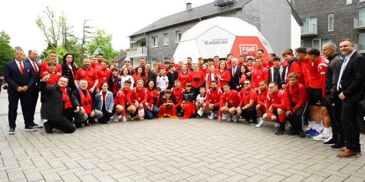 Ndeshja me Italinë, Shqipëria bën stërvitjen e parë në Gjermani (VIDEO)