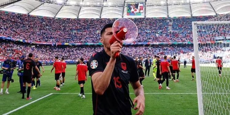 Thirrjet ofenduese në stadium, vjen dënimi i parë për Mirlind Dakun