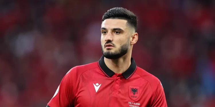 Debati im i humbur me nënën e Armando Brojës