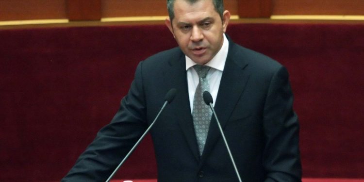 Dita kundër gjenocidit grek në Çamëri, Idrizi i përgjigjet Mitsotakisit: Uji fle, hasmi jo. Nuk do të flemë për ligjin e luftës!