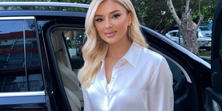 Aksidentohet Alketa Vejsiu: Më goditi një 18-vjeçar që sapo kishte marrë patentën, se di si kam shpëtuar. Zoti është i madh